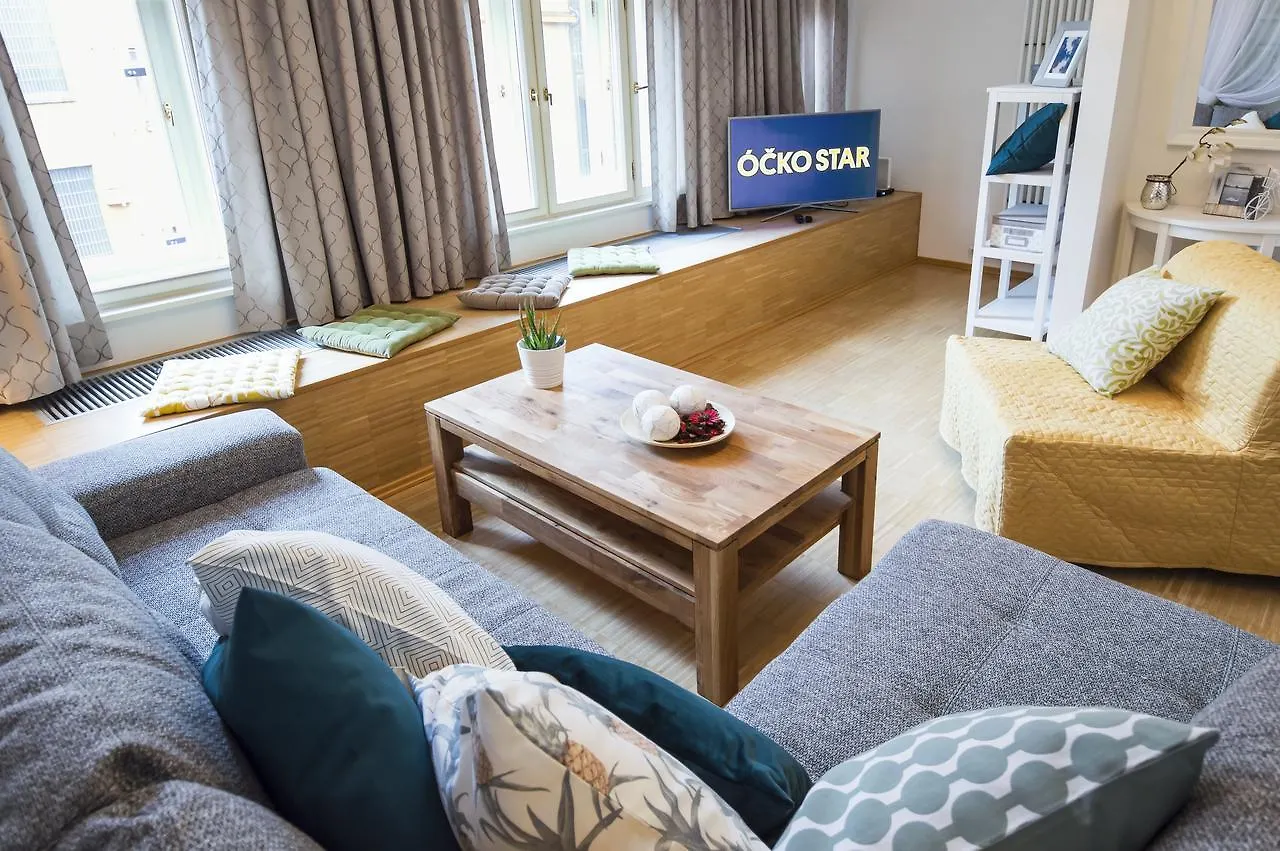 Modern Apartment Charvátova Praga