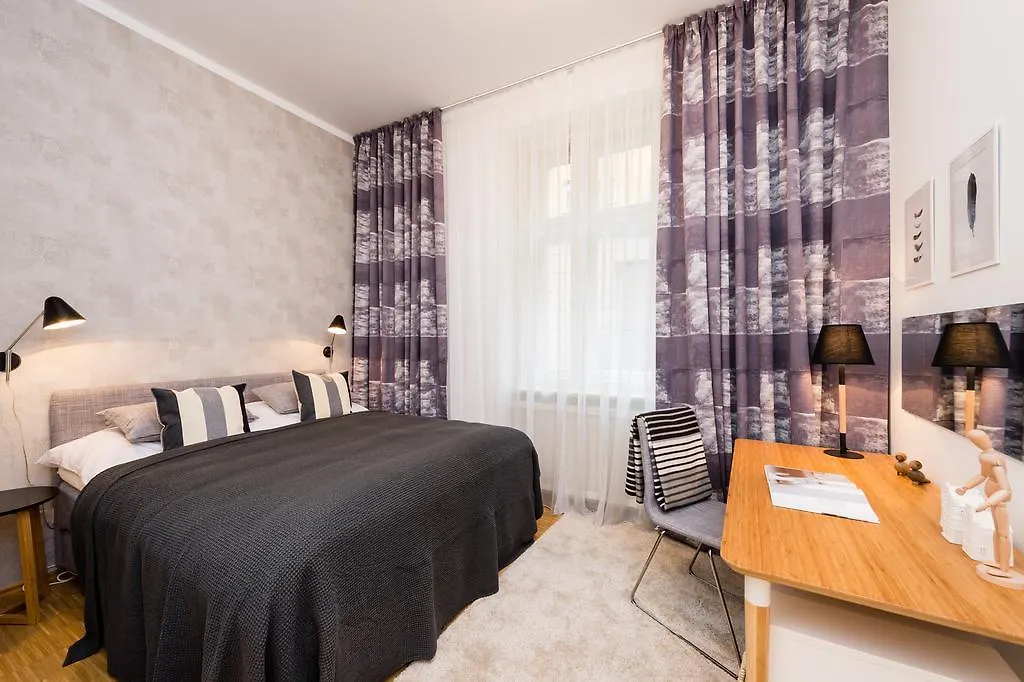Modern Apartment Charvátova Prága