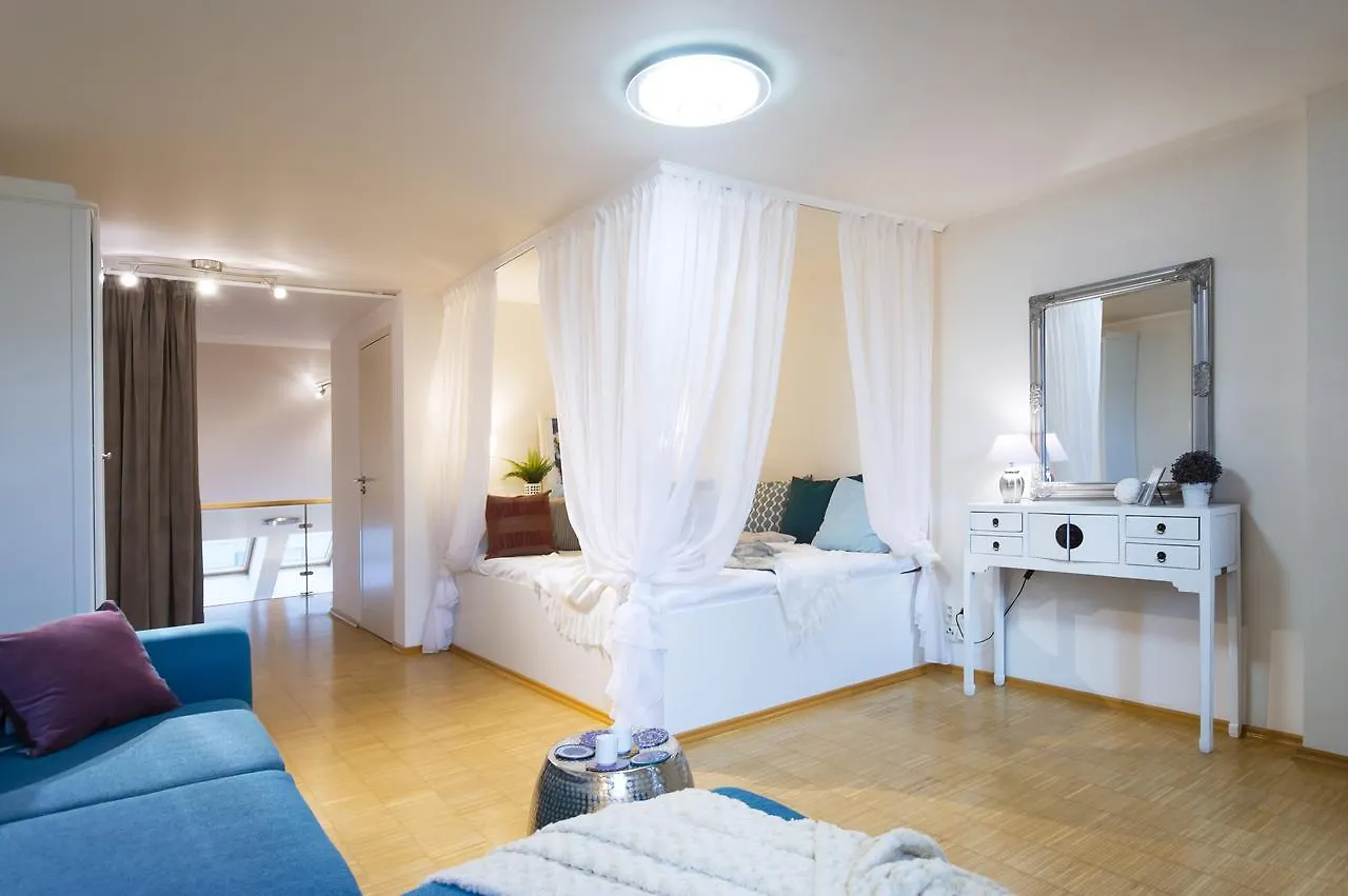 Modern Apartment Charvátova Prága