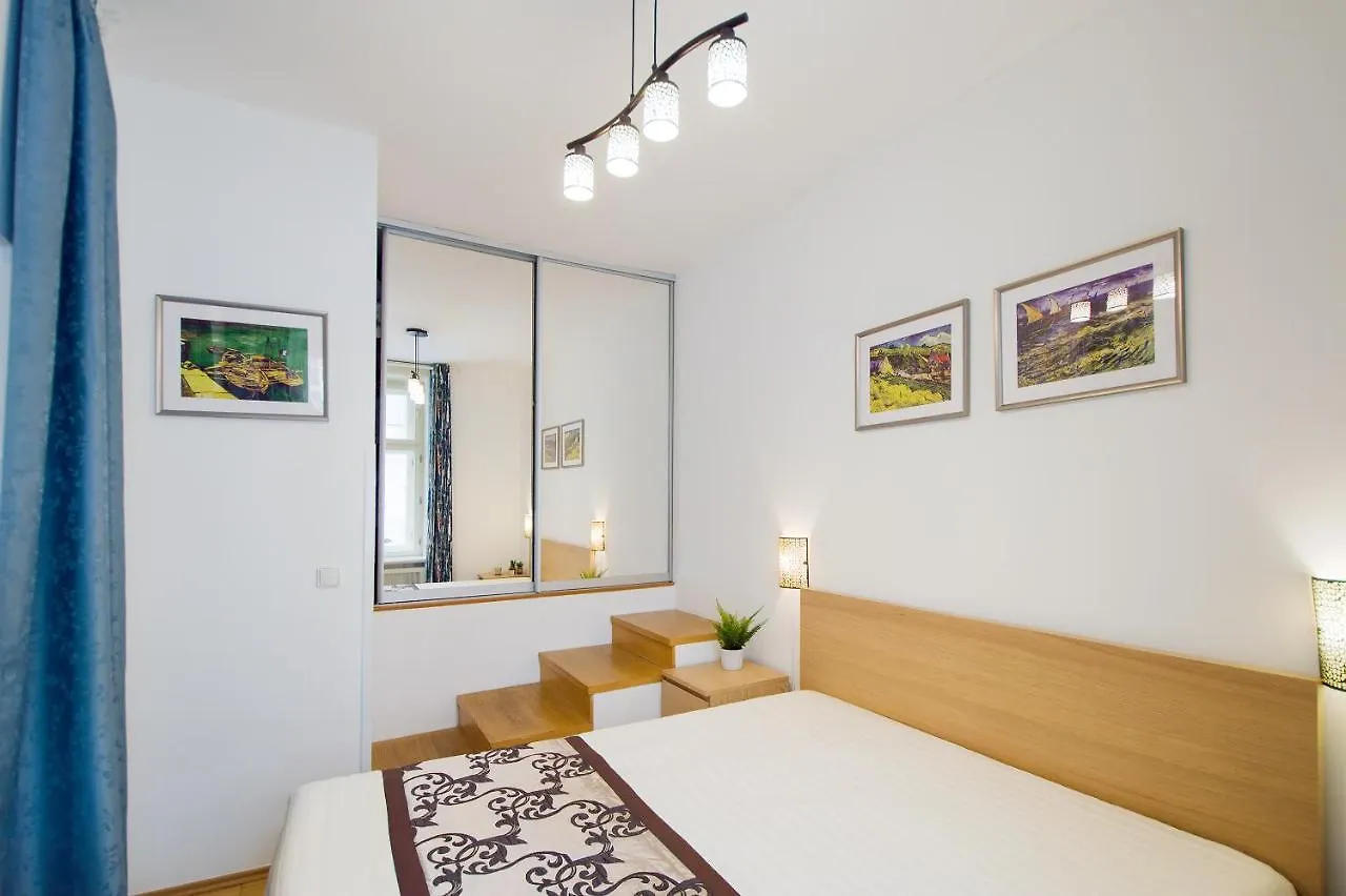 Modern Apartment Charvátova Prága