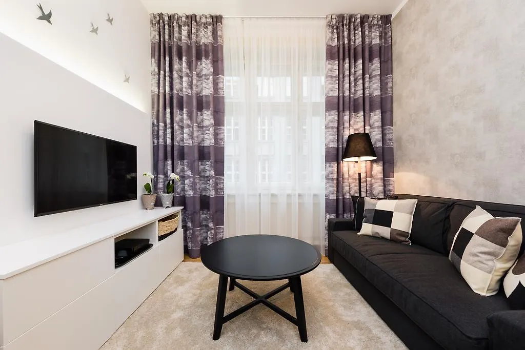 Modern Apartment Charvátova Praga