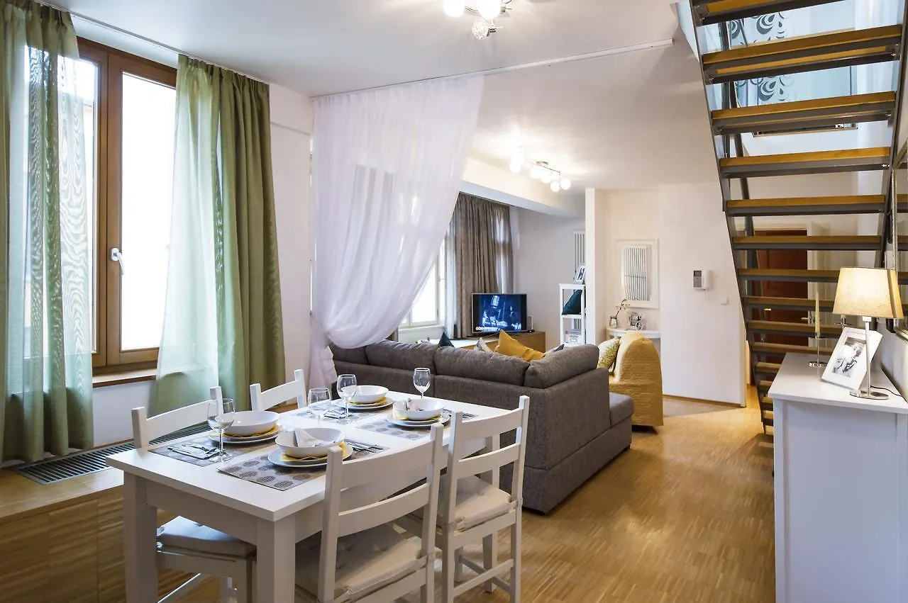 Modern Apartment Charvátova Praga