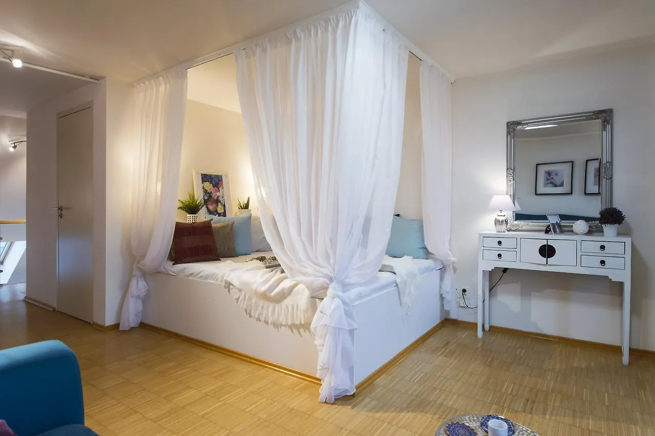 Modern Apartment Charvátova Praga