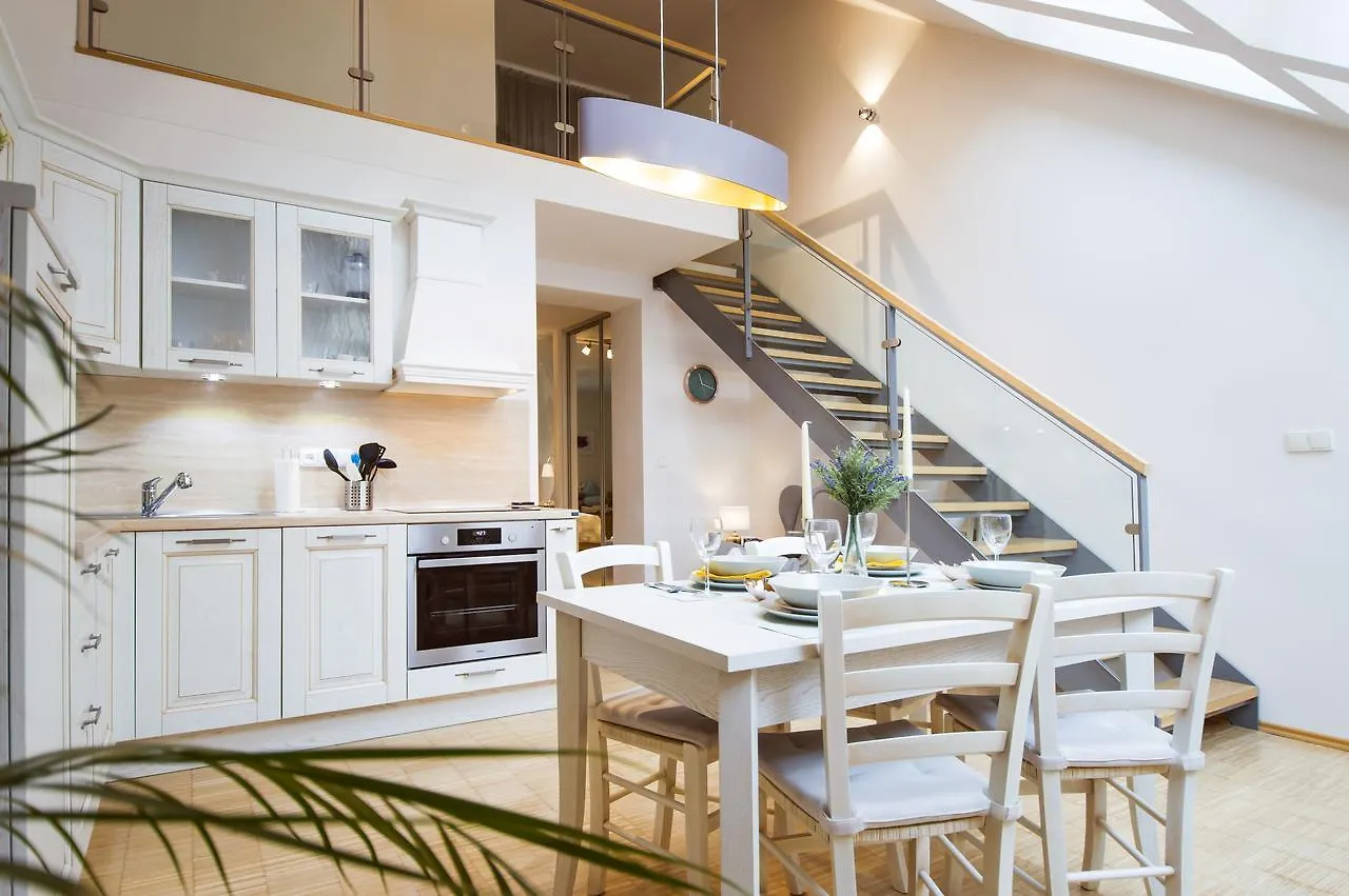 Modern Apartment Charvátova Praga