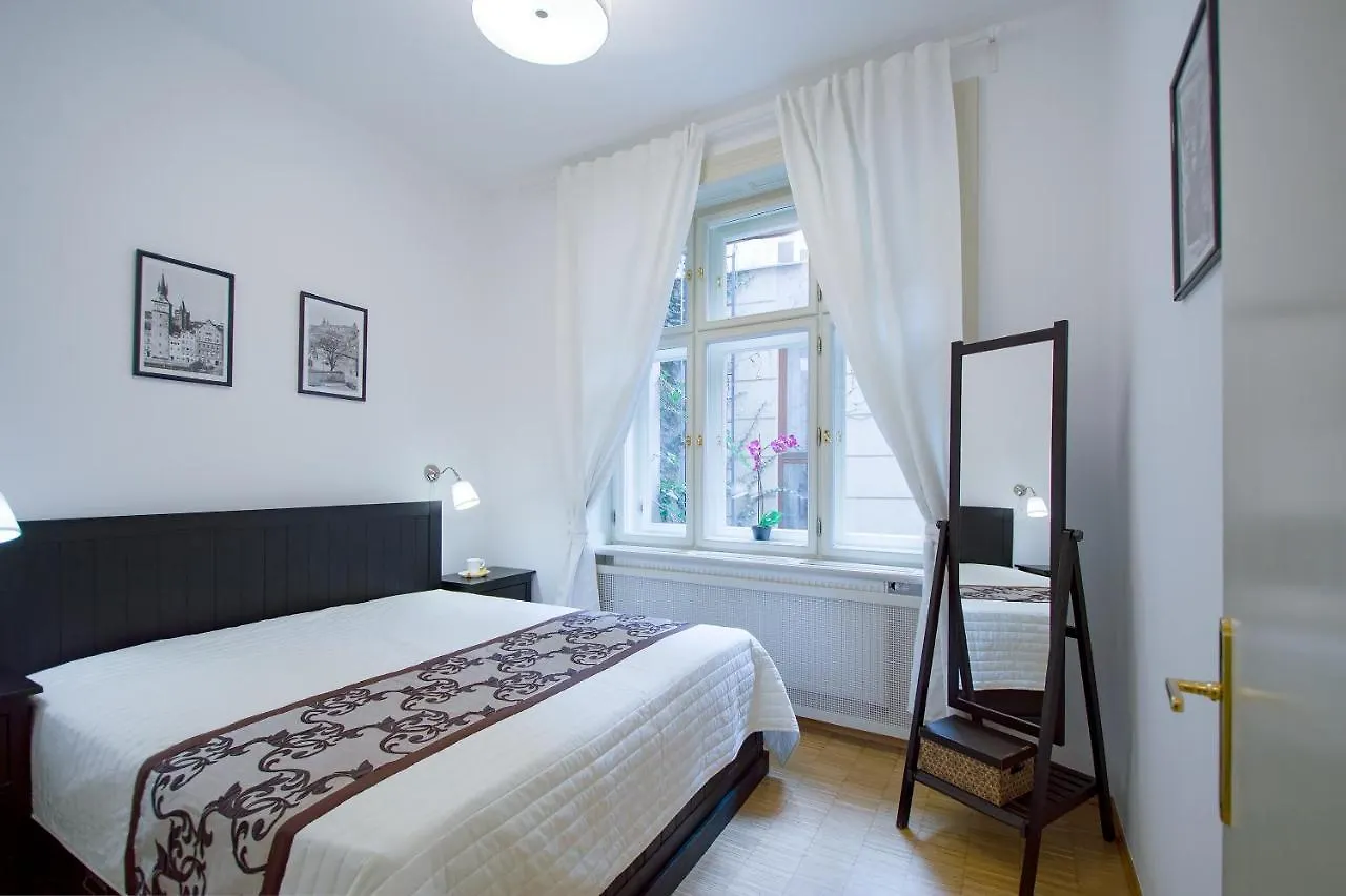 Modern Apartment Charvátova Praga República Checa