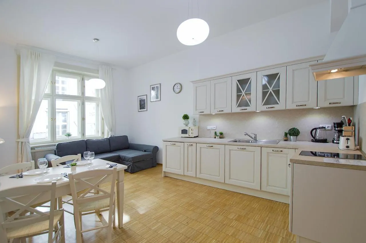 Modern Apartment Charvátova Praga República Checa